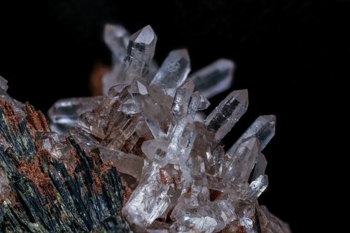 Manganese-bearing mineral specimen